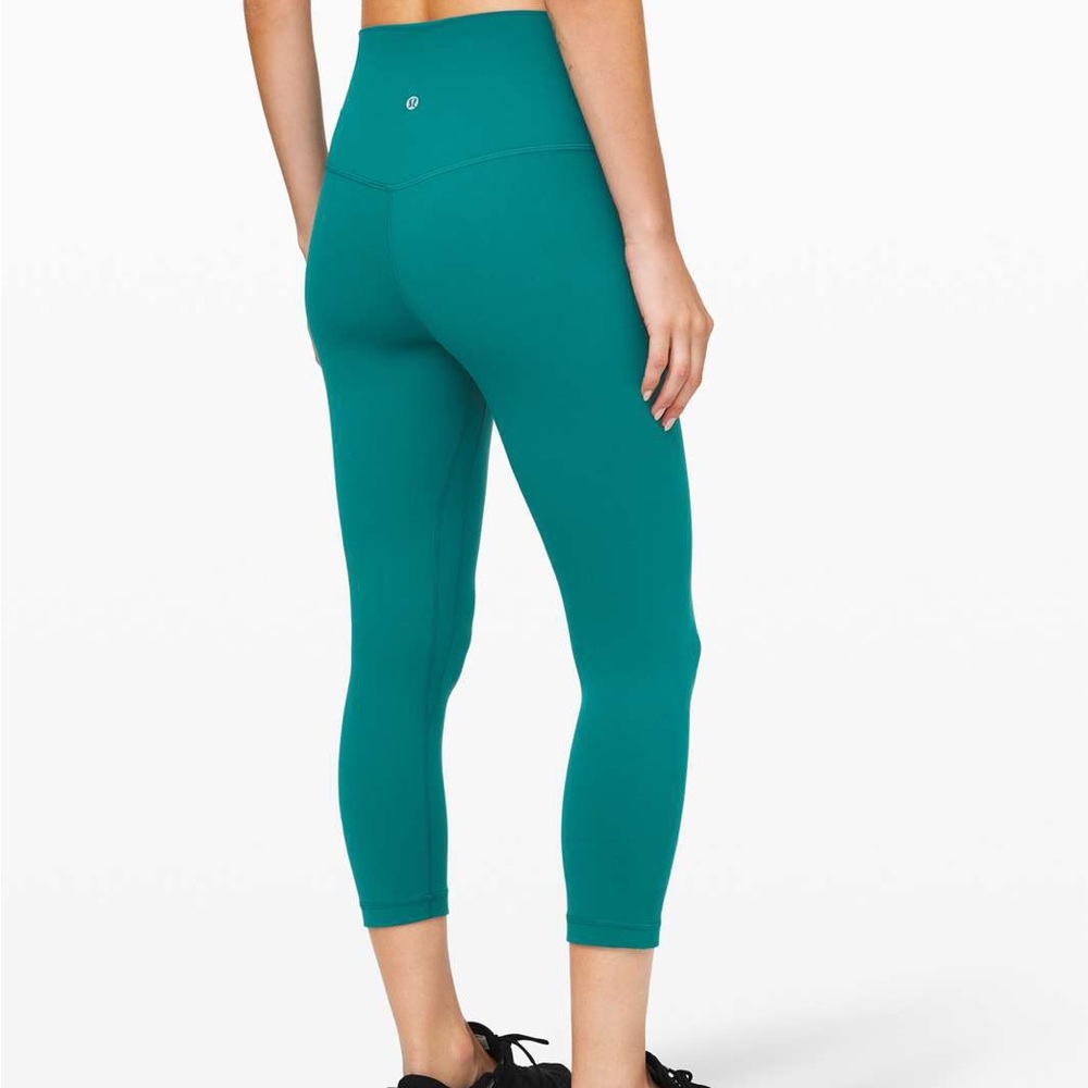 Lululemon Align 21” Inseam Color ‘Laguna ’ EUC. Size 6.